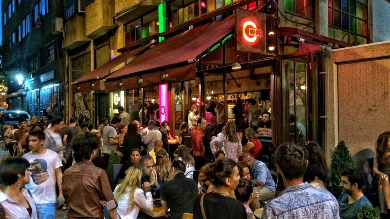 Istanbul's Nightlife: A Blend of Tradition and Modernity