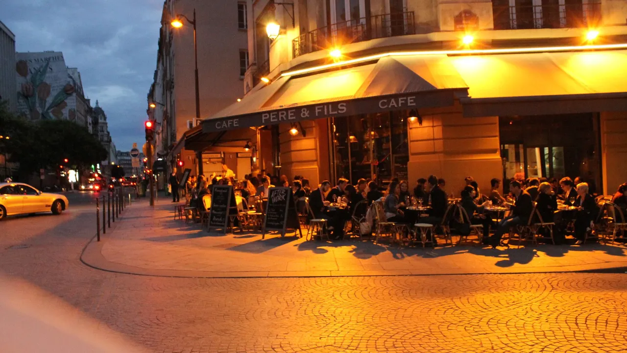 The Art of Parisian Nightlife: From Cabarets to Late-Night Cafés